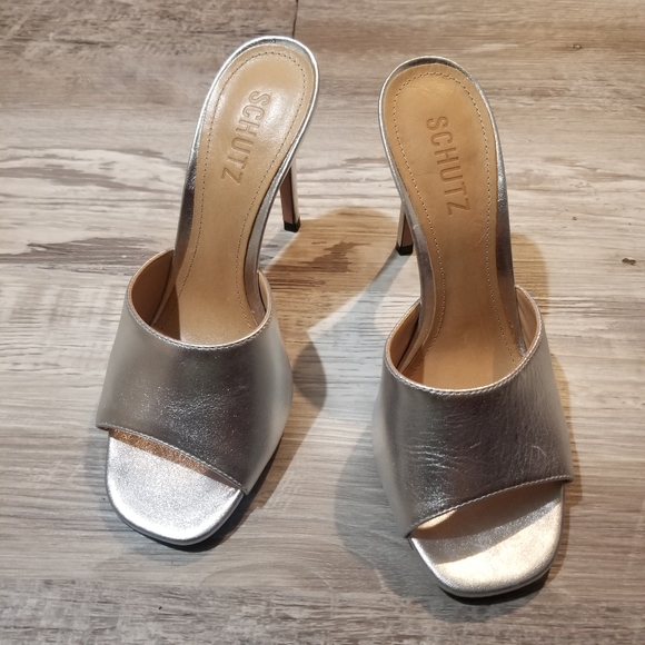 SCHUTZ Shoes - Schutz Silver Leather Heels